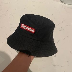 Supreme reversible bucket hat